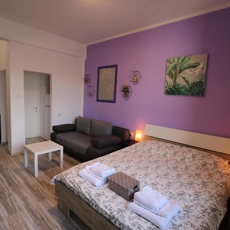 Apartamento Charming Cozy Studio - Old Town - Free Minibar Bucarest Exterior foto