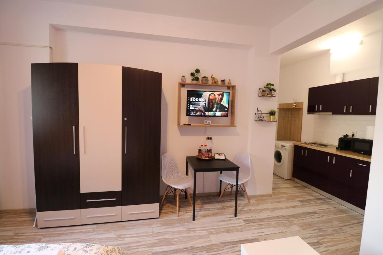 Apartamento Charming Cozy Studio - Old Town - Free Minibar Bucarest Exterior foto