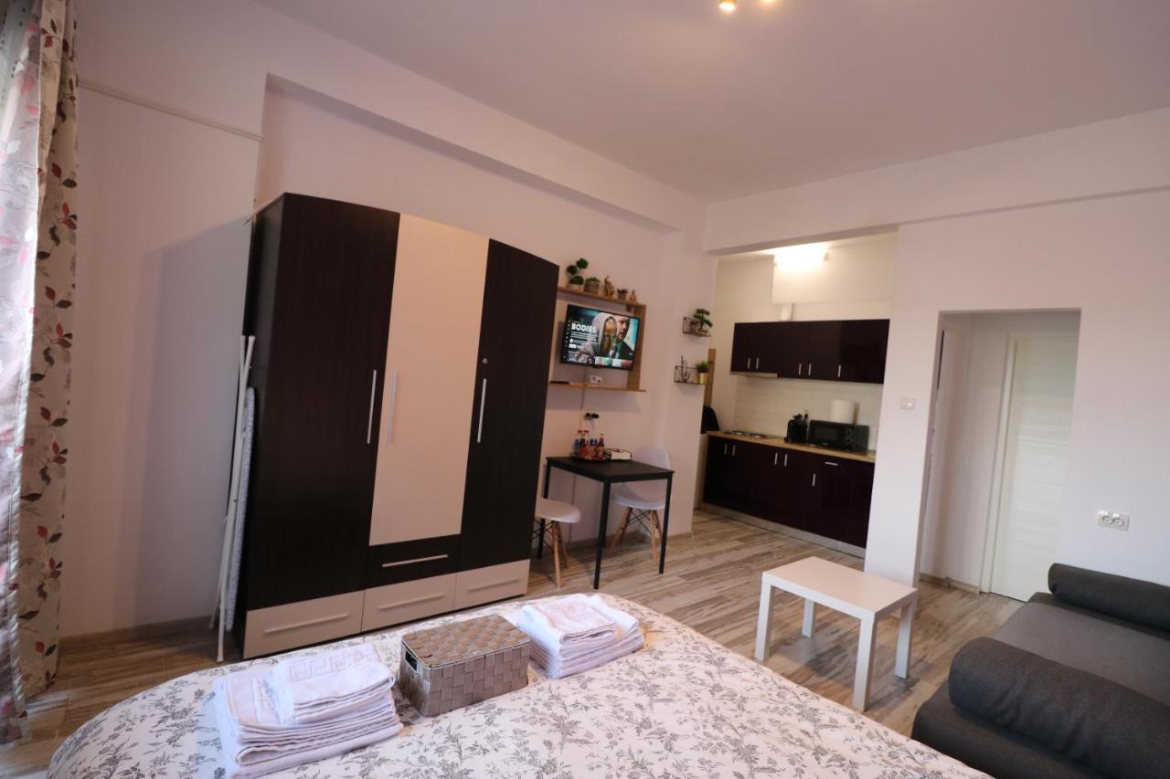 Apartamento Charming Cozy Studio - Old Town - Free Minibar Bucarest Exterior foto